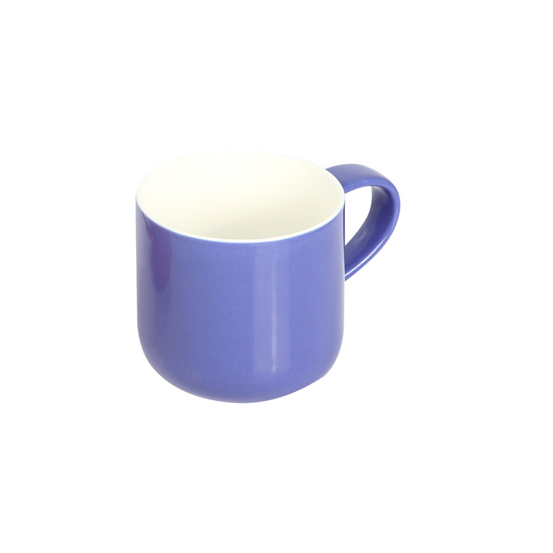 TE-189, Taza fabricada en cerámica con acabado brilloso. Capacidad de 240 ml. El acabado glossy le confiere un brillo y una apariencia pulida, resaltando la belleza de la cerámica y añadiendo un toque de sofisticación a tu experiencia de café