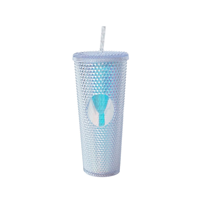 A2927, Novedoso vaso COCONUT de plástico texturizado de doble pared, con tapa de rosca, cuenta con popote transparente texturizado. Capacidad 750 ml (25 Oz).